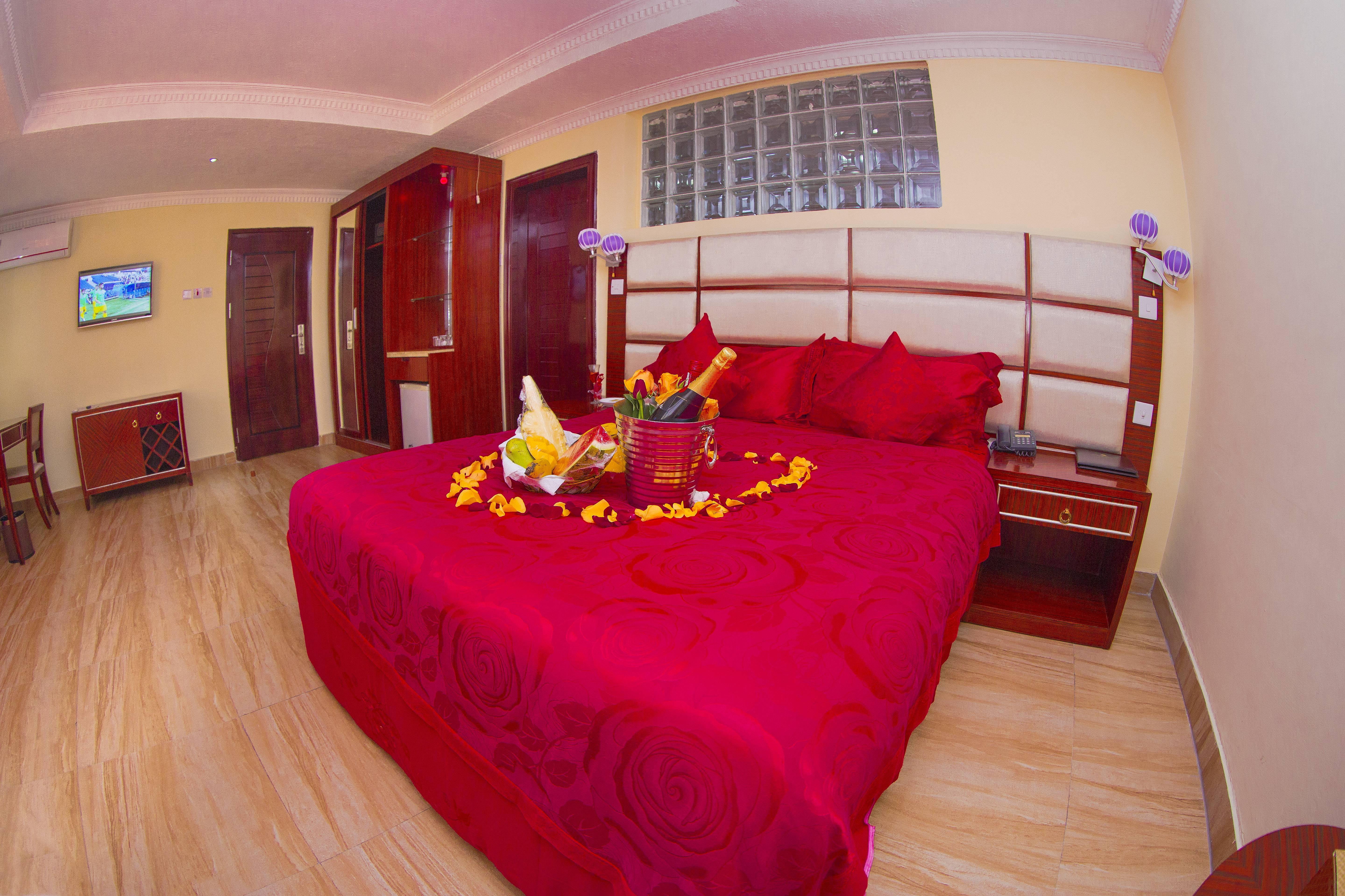 Tiffany Diamond Hotels Ltd - Indira Gandhi Street Daressalam Exterior foto