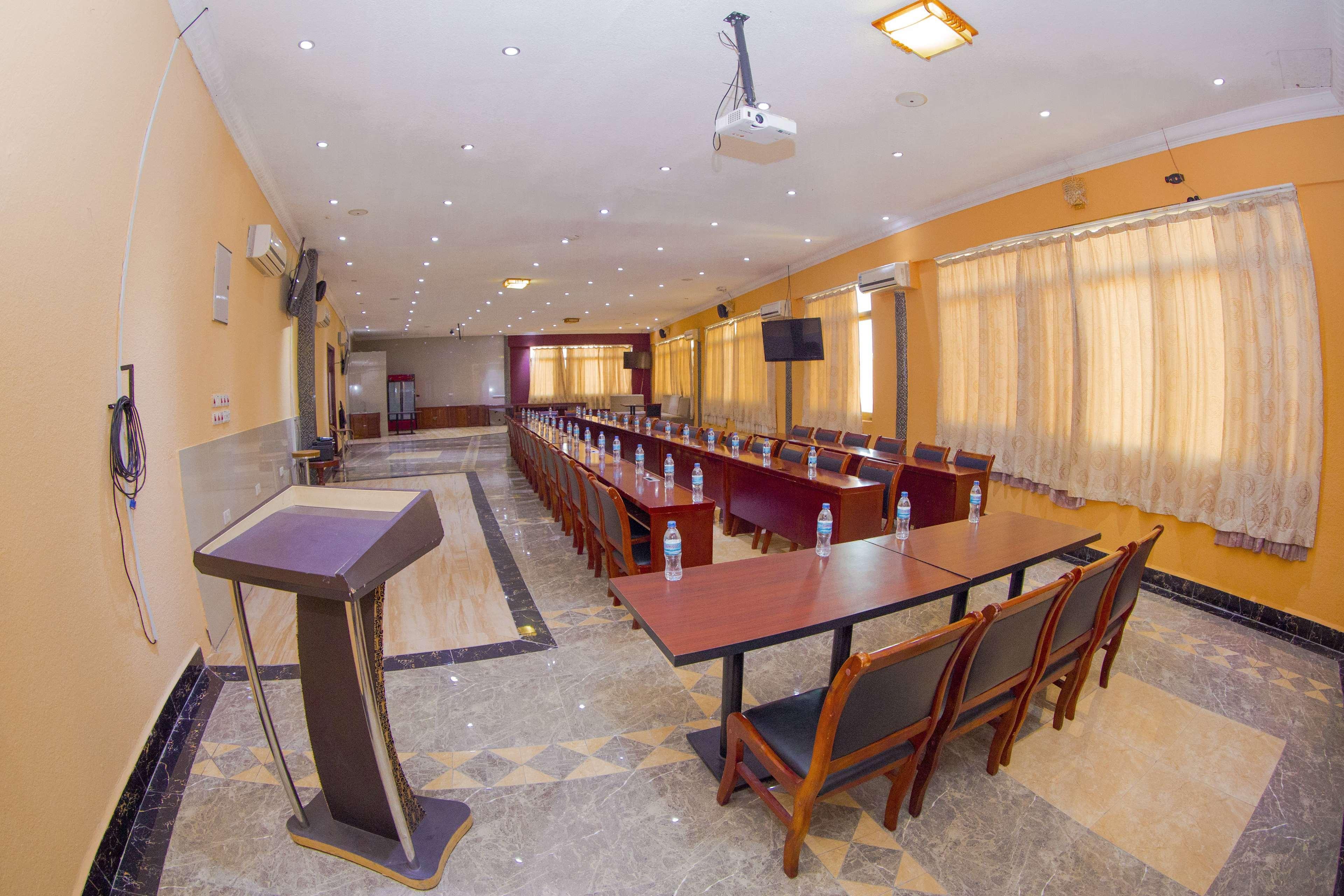 Tiffany Diamond Hotels Ltd - Indira Gandhi Street Daressalam Exterior foto