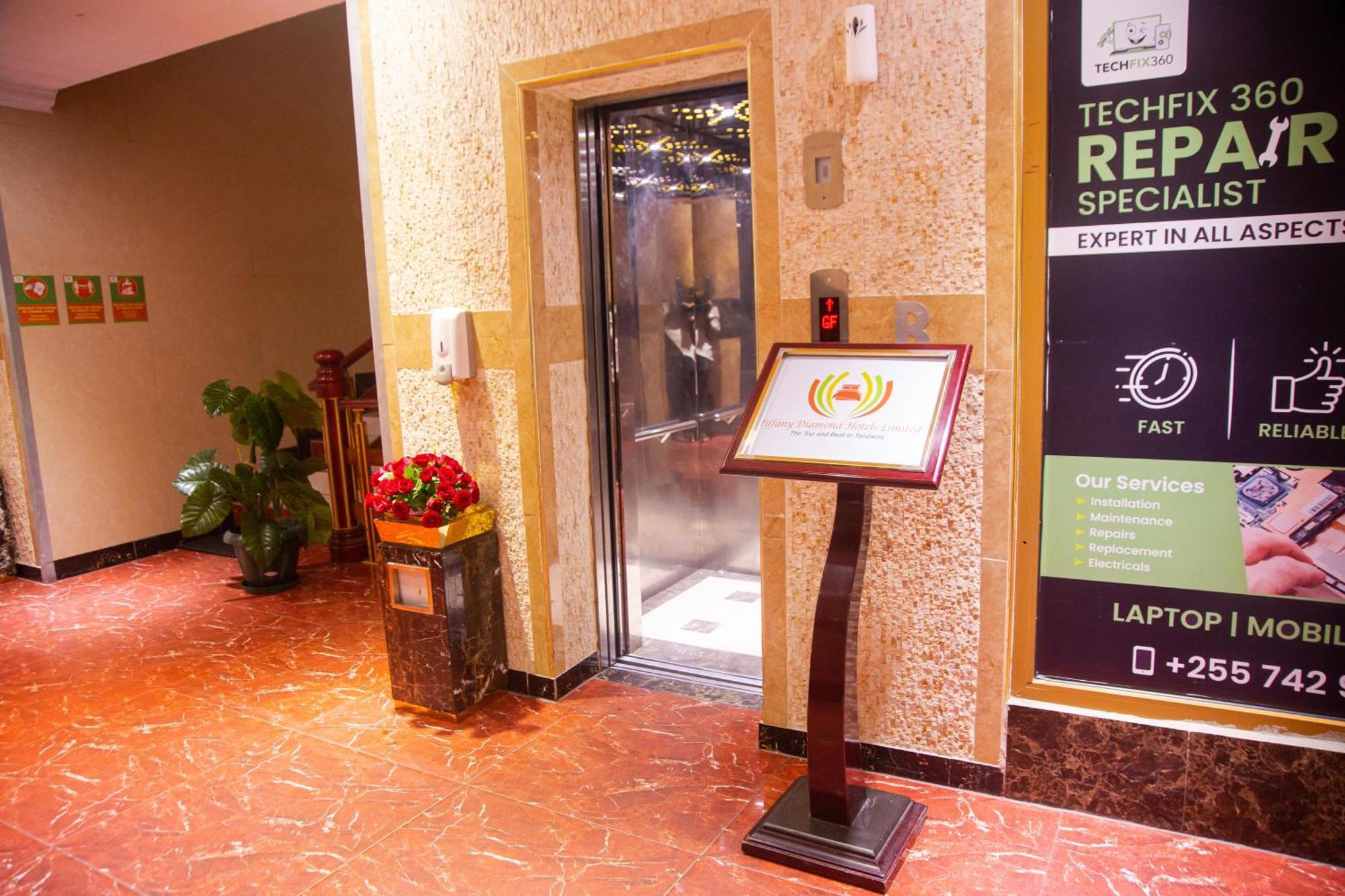 Tiffany Diamond Hotels Ltd - Indira Gandhi Street Daressalam Exterior foto