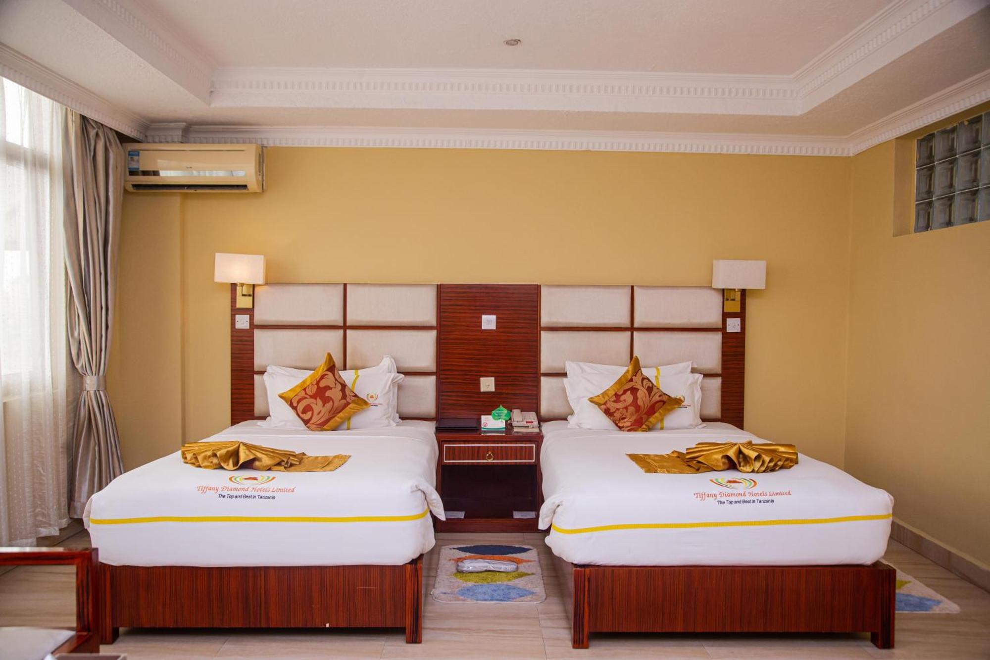 Tiffany Diamond Hotels Ltd - Indira Gandhi Street Daressalam Exterior foto