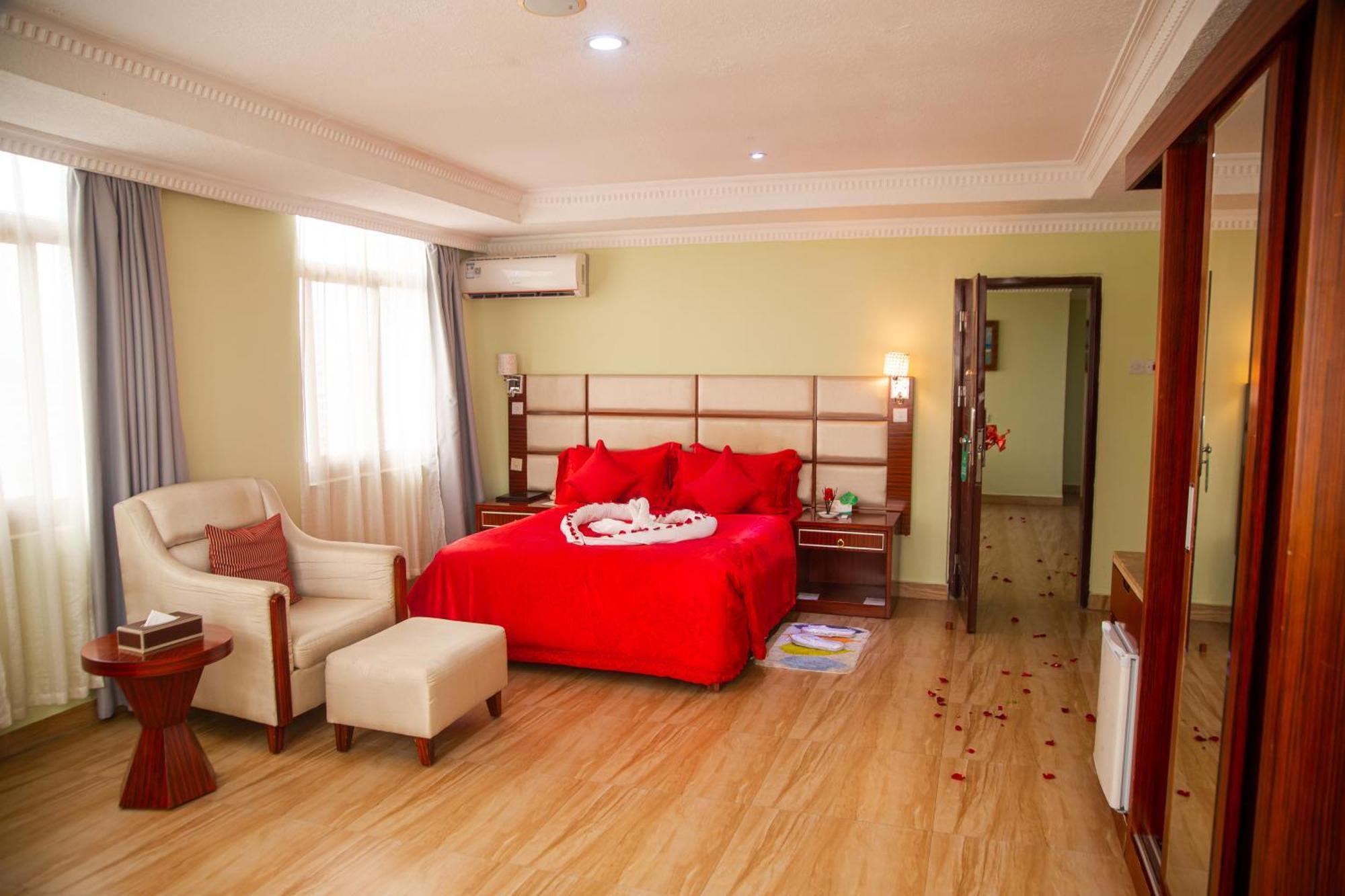 Tiffany Diamond Hotels Ltd - Indira Gandhi Street Daressalam Exterior foto